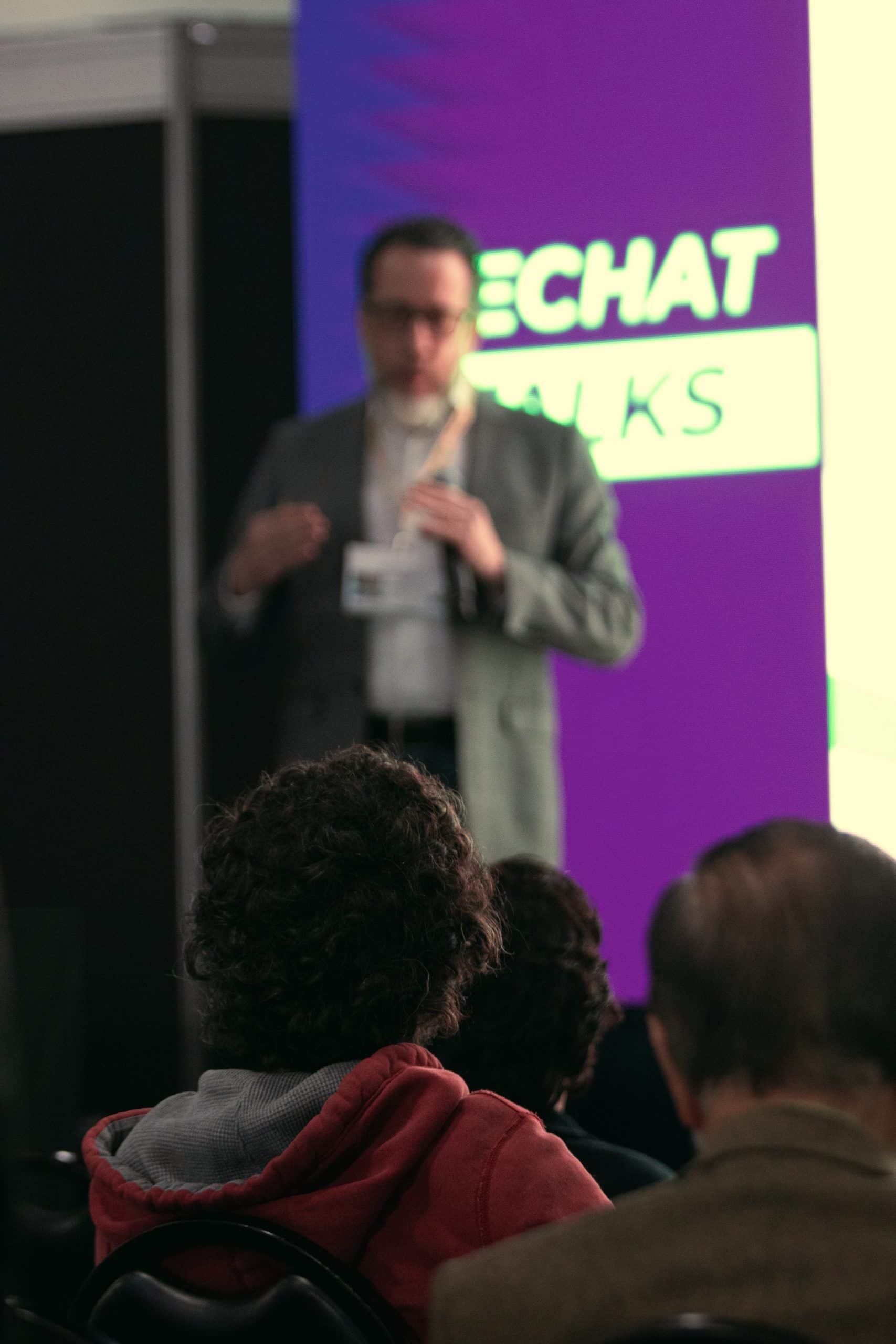 Palestra Sechat Talks com público na Cannabis Fair